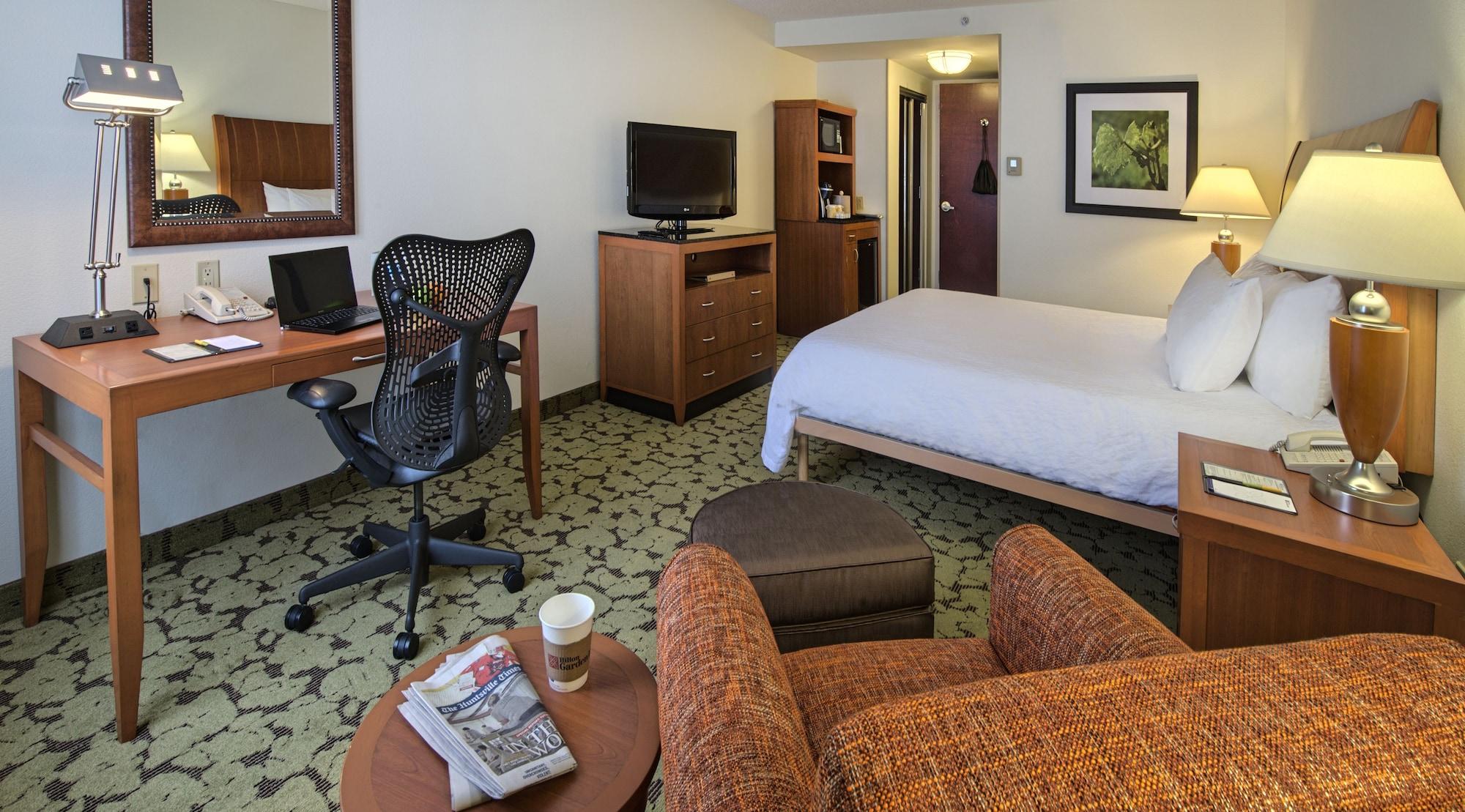 Hilton Garden Inn Huntsville/Space Center Extérieur photo